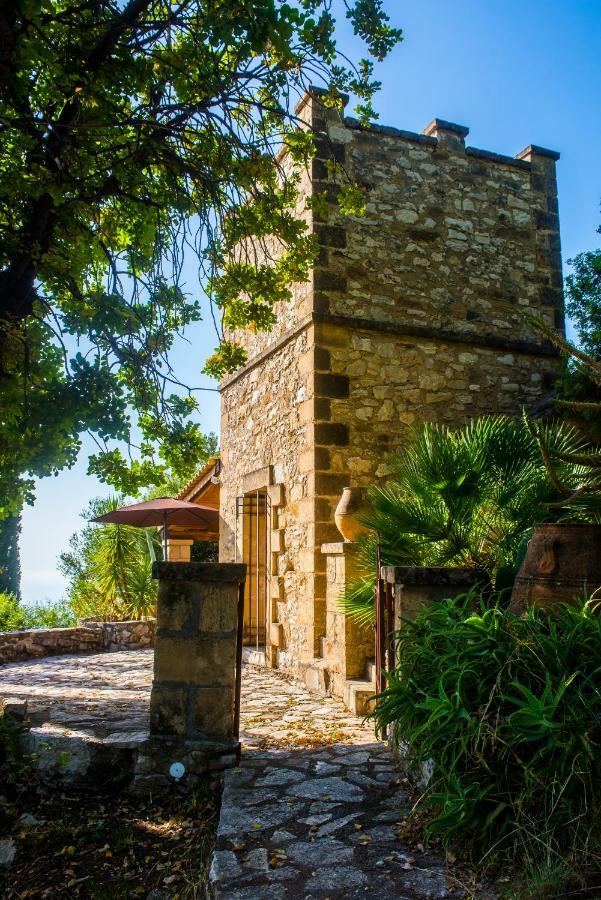 הוילה Xirokambos  Petromanos, A Unique Place With Dreamy Sunsets! מראה חיצוני תמונה